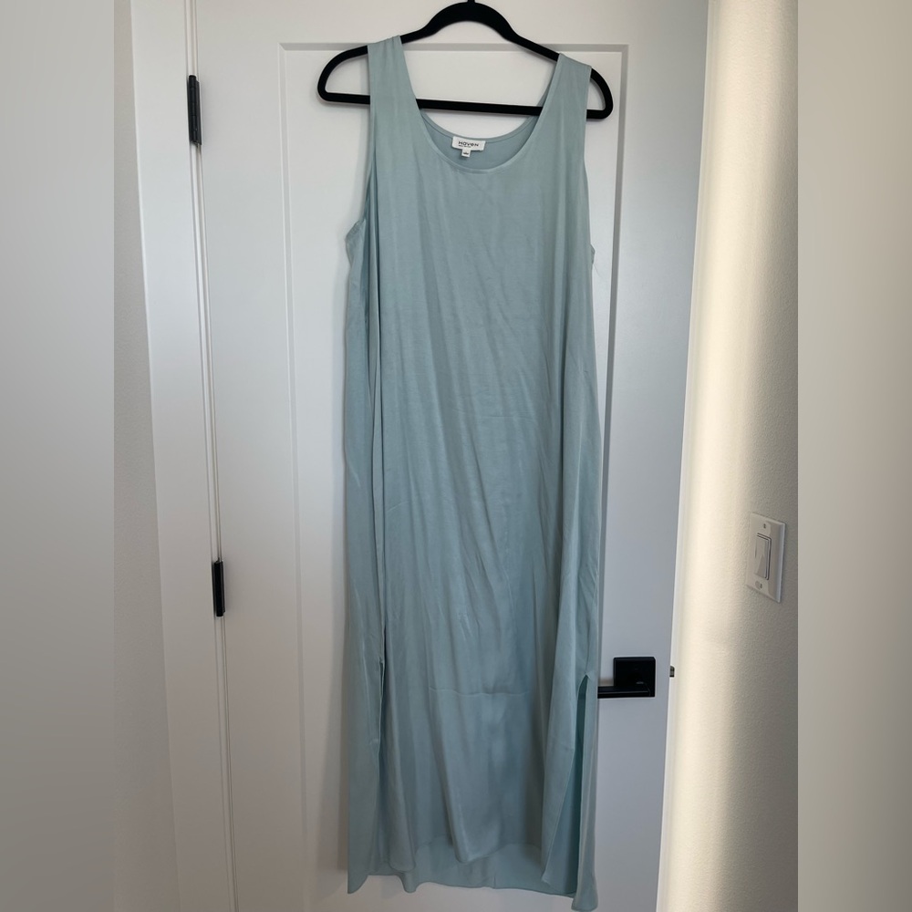 NWOT Elegant Light Blue Sleeveless Maxi Dress